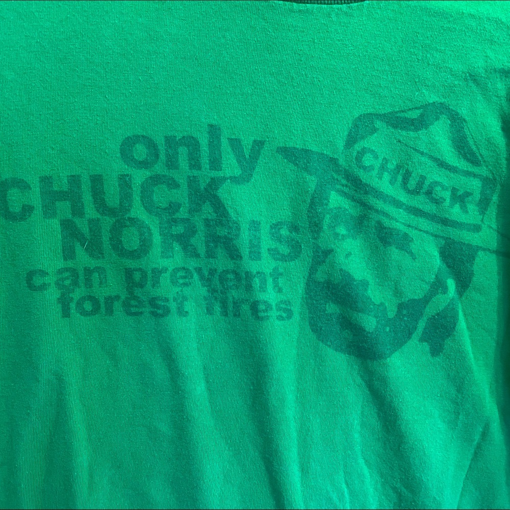 Vintage Chuck Norris “only you can prevent forest fires” shirt green size medium
